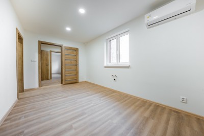 Prodej bytu 2+1/OV, 67.2m2, Vinařice