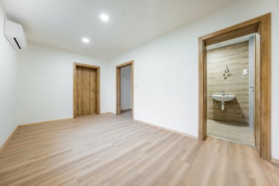 Prodej bytu 2+1/OV, 67.2m2, Vinařice