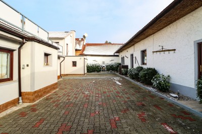 RD s 5ti samostnými byty, dvůr, stodola, Libečov/Chýňava, pozemek 1.748m2
