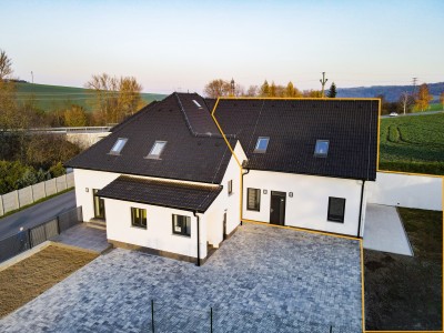 Rodinný dům 4+kk, 130 m2, dvě koupelny, terasa, zahrada, parkování - Beroun Chyňava