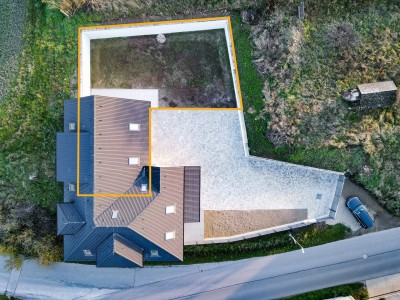 Rodinný dům 4+kk, 130 m2, dvě koupelny, terasa, zahrada, parkování - Beroun Chyňava