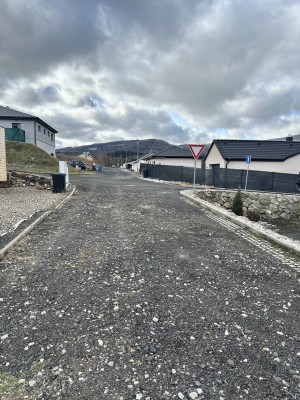 Prodej stavební parcely 1350m2, Okounov