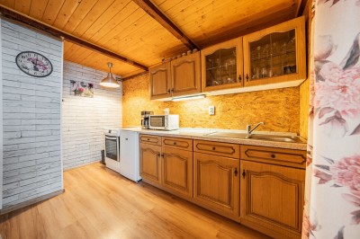 Prodej chaty 3+kk s jídelnou, 73 m2, pozemek 551 m2, Sýkořice, Křivoklátsko, okres Rakovník