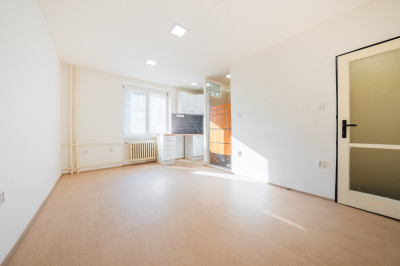 Prodej bytu 1+kk 22m2, ul. Zelenečská, Praha - Hloubětín