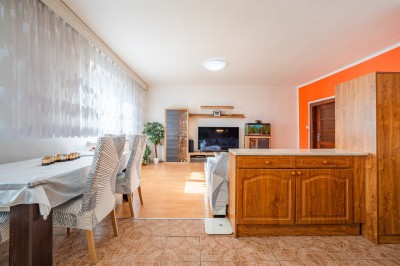 Prodej dvougeneračního RD 3+kk, 3+1/G, Kamenné Žehrovice