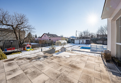 Prodej rodinného domu 5+1 s terasou a bazénem, ulice Růžová, Neratovice-Lobkovice