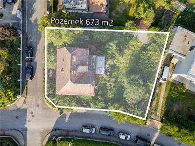 Prodej vily 6+2 se zahradou a garáží, ulice Výtvarnická, Praha-Zbraslav