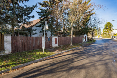 Prodej stavebního pozemku 482m2, Průhonice, okr. Praha západ