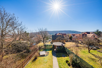 Pronájem RD 4+1 (114 m2), zahrada, terasa, pergola - Tmaň, Králův Dvůr, Beroun
