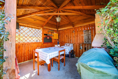 Pronájem RD 4+1 (114 m2), zahrada, terasa, pergola - Tmaň, Králův Dvůr, Beroun