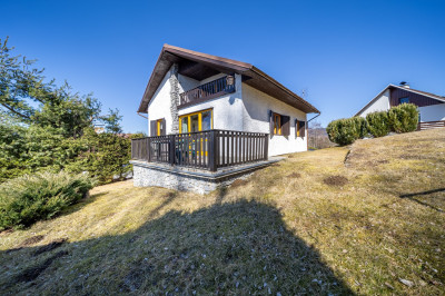 Prodej chaty 5+1 s terasou a pozemkem 753 m2, obec Horní Planá - Hory