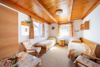 Prodej chalupy 5+1 s terasou a pozemkem 753 m2, obec Horní Planá - Hory