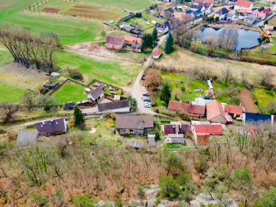 RD 220 m2, 2 bytové jednotky, pozemek 555 m2, Lubenec - Ležky, okr. Louny
