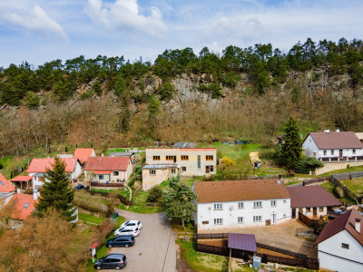 RD 220 m2, 2 bytové jednotky, pozemek 555 m2, Lubenec - Ležky, okr. Louny