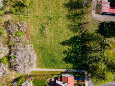 Stavební pozemek 819 m2, Lidice, klidné a prestižní místo.