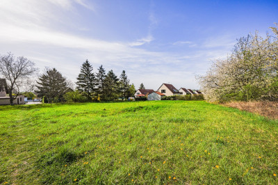 Stavební pozemek 819 m2, Lidice, klidné a prestižní místo.