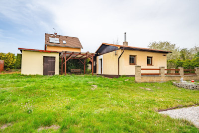 Prodej zděné chaty 2+1 u Nového Strašecí s velkým pozemkem 1300 m2