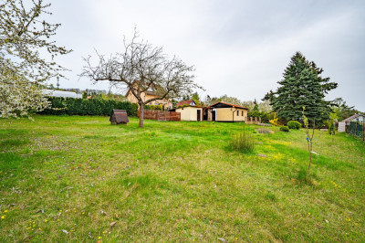 Prodej zděné chaty 2+1 u Nového Strašecí s velkým pozemkem 1300 m2
