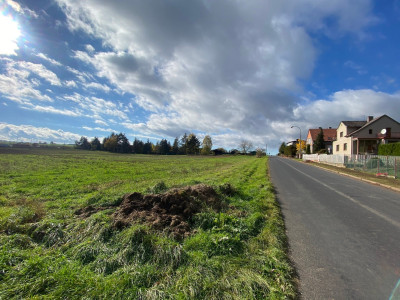 Prodej stavebního pozemku výměře 1.002m2, inženýrské sítě, Lužná II
