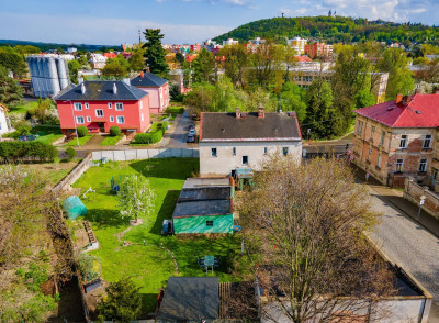 Prodej bytu 2+1 se sdílenou zahradou a garáží, ulice 9. května, Krnov