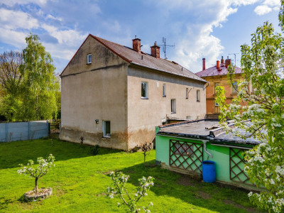 Prodej bytu 2+1 se sdílenou zahradou a garáží, ulice 9. května, Krnov