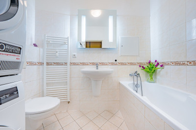 Prodej bytu 2+kk 51 m2 parkovacím stáním, Ve slatinách, Praha - Záběhlice