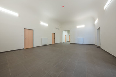 Pronájem kancelářských prostor, 785m2, Kladno ul. Huťská