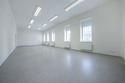 Pronájem kancelářských prostor, 449m2, Kladno ul. Huťská