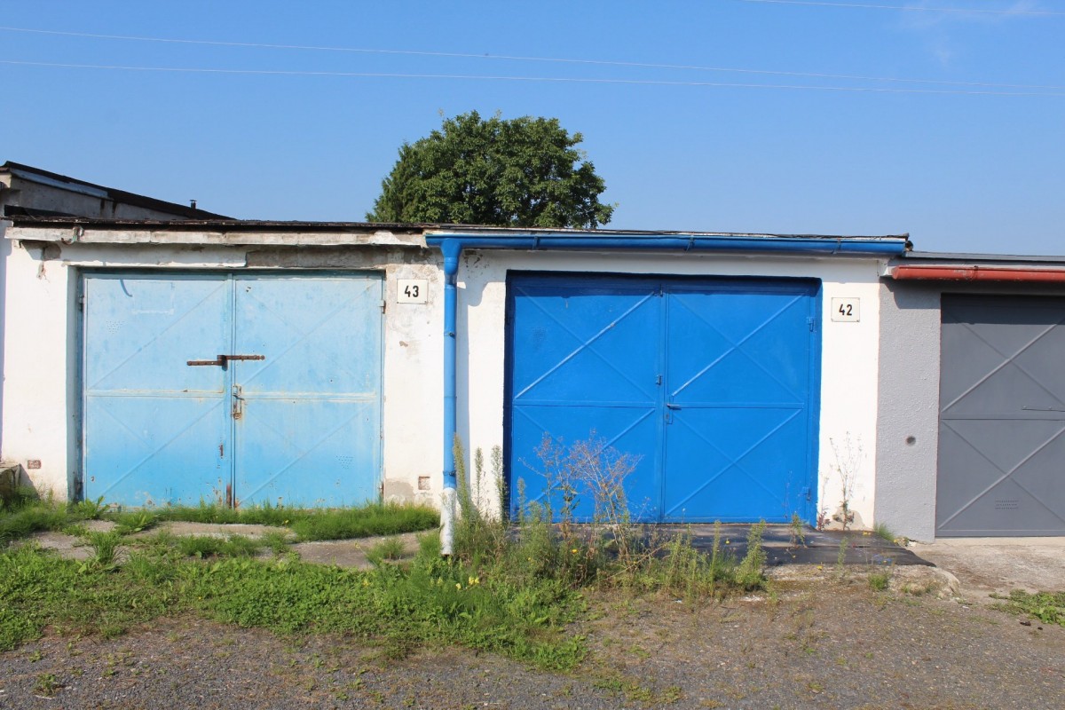 Prodej zděné garáže v OV, 22 m2, Lubenec, okr. Louny.