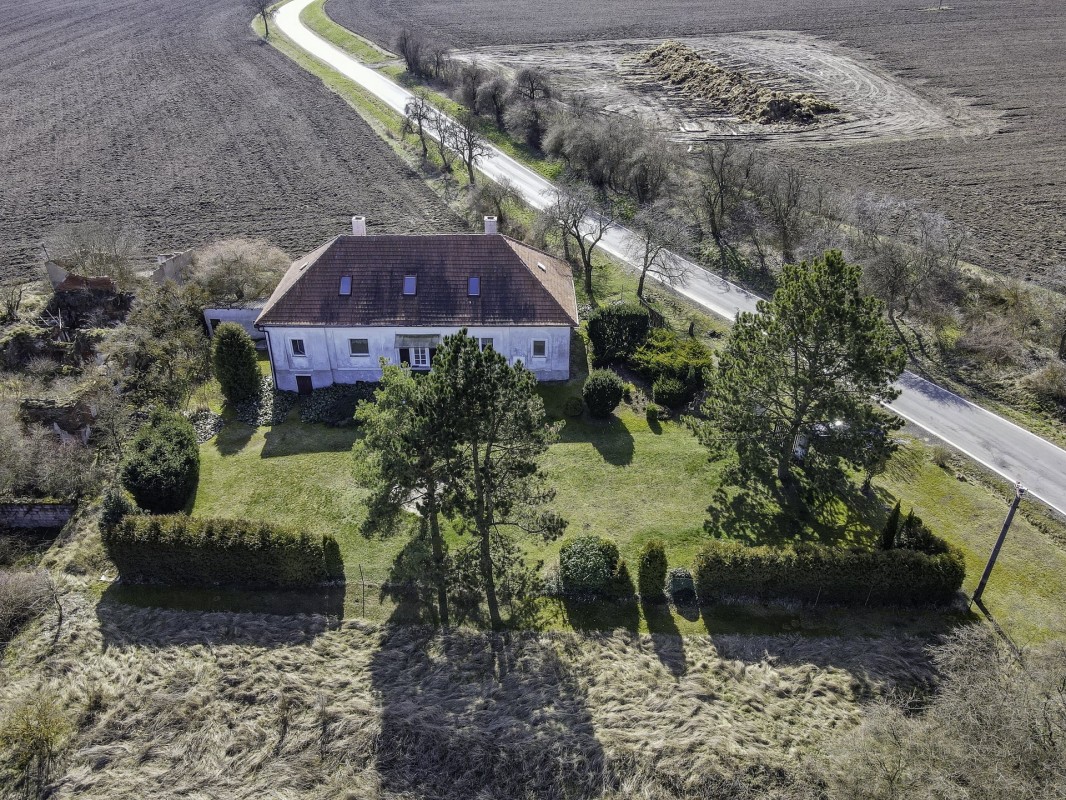 Prodej RD, nebo chalupy  na okraji obce Všesulov s pozemkem 1458m2