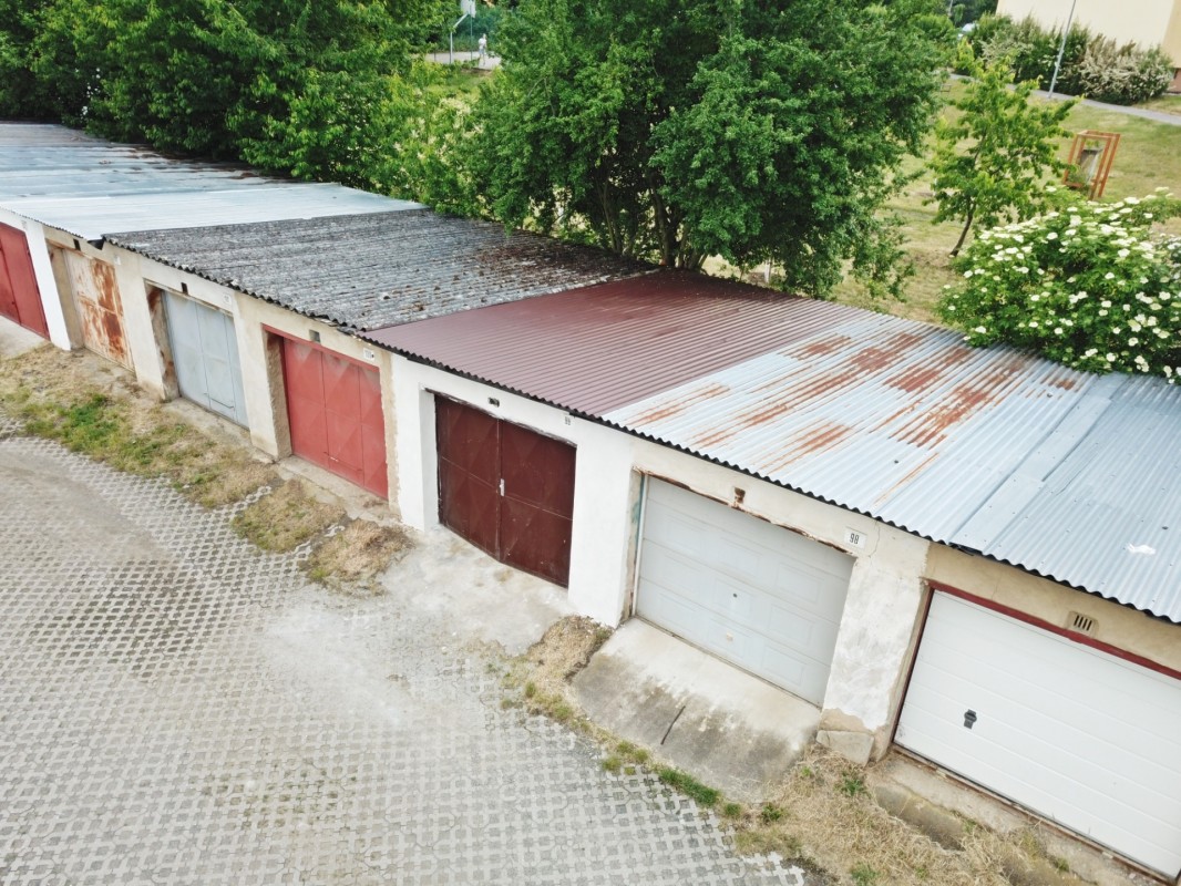 Prodej garáže 23 m2,  ulice Nad Parkem, Zbraslav