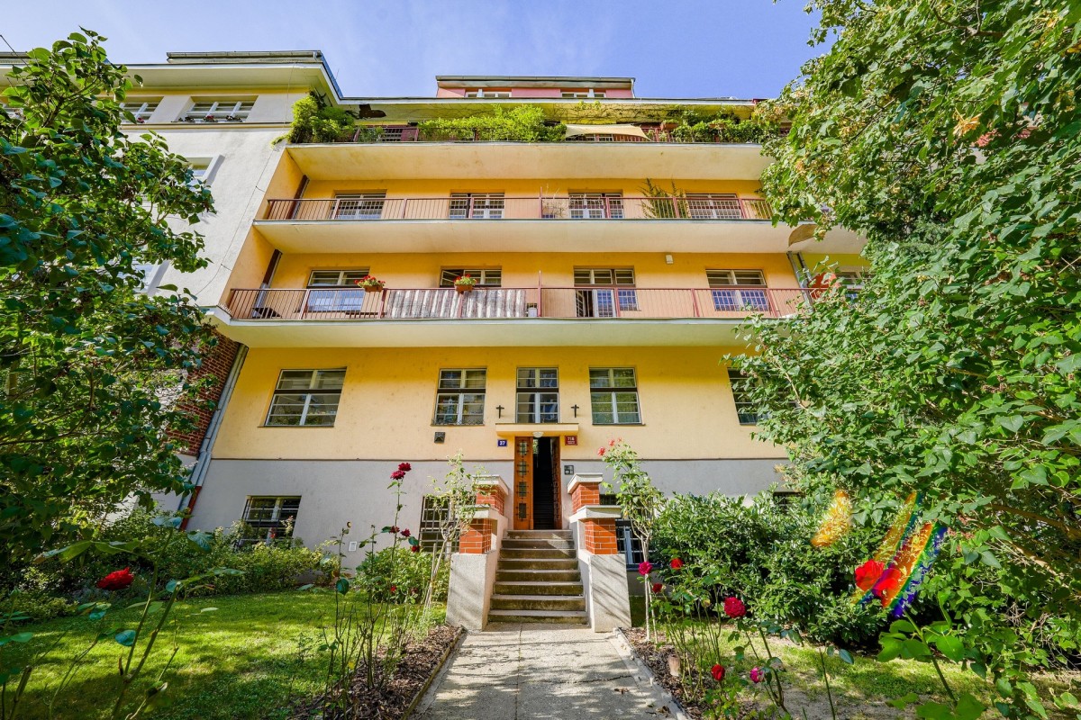 Prodej bytu 3+kk s lodžií a balkónem, 92m2, Bulharská ul.